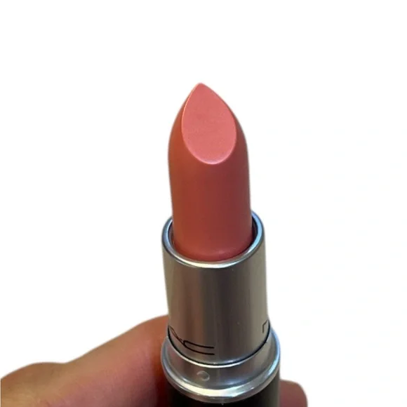 MAC Cremesheen Sweet & Sour Lipstick - Picture 4 of 10